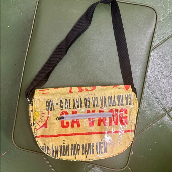 Unique recycled crossbody bag by Angkor Recyled Handmade in Cambodia New unused! - Picture 7 of 9